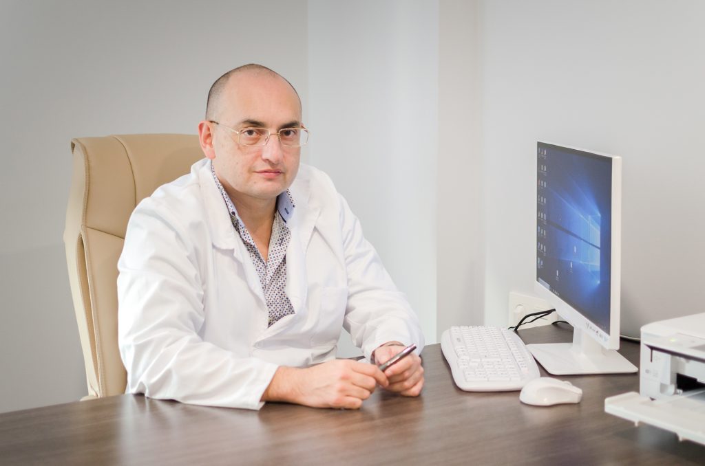 doctor mosqueira neurocirujano de la columna